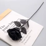 Rose artificielle noire 4